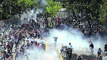 Universitarios protagonizan nueva jornada de protestas