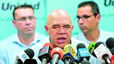 Oposición rechaza ‘renovación’ electoral