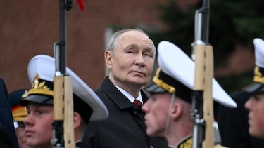 Putin justifica la guerra en Ucrania durante un reducido desfile del Día de la Victoria