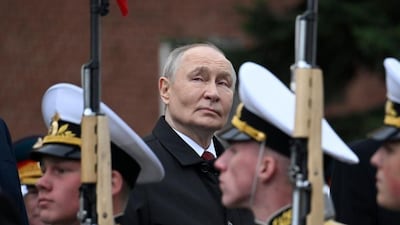Putin justifica la guerra en Ucrania durante un reducido desfile del Día de la Victoria