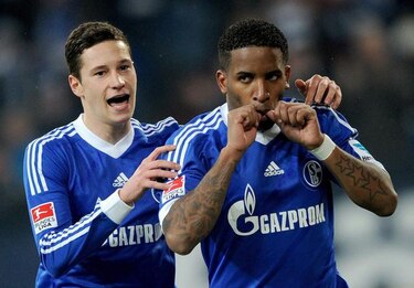 Farfán lleva al triunfo al Schalke