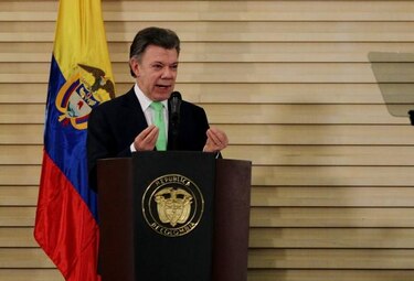 Santos afirma que ningún otro candidato tiene experiencia en procesos de paz