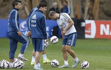Argentina, rival de Colombia, vuelve a entrenar con Agüero recuperado