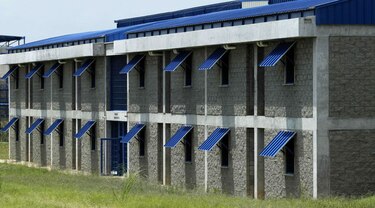 Custodios, primer paso de la carrera penitenciaria