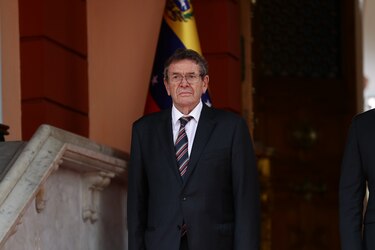 Chile retira definitivamente a su embajador en Venezuela a tres días de investidura de Maduro