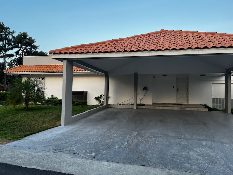 Carros blindados, joyas, relojes, lo que hallaron las autoridades en la operación Ballena