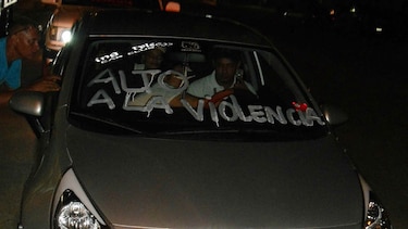 Jóvenes chitreanos salen a manifestarse tras homicidio de Carlos Augusto Cigarruista