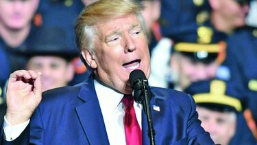 Donald Trump pide derogar ley de salud