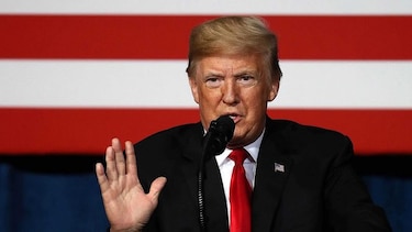Trump llama a la Fed a no elevar las tasas