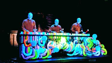 Entra en escena Blue Man Group