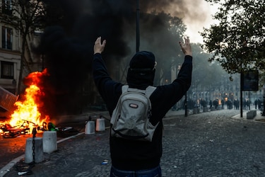 Protestas en Francia dejan 1,200 detenidos y daños en París, Marsella y Lyon
