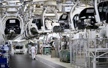 Volkswagen recortará 10 mil puestos de trabajo porque autos eléctricos que fabrica tienen menos partes que los tradicionales de gasolina