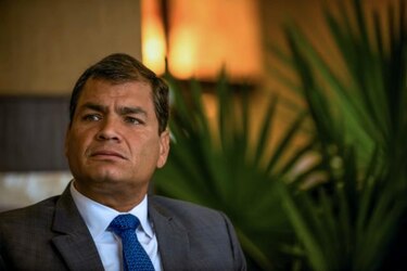 Correa da ultimátum para detener a francotirador que participó en rebelión