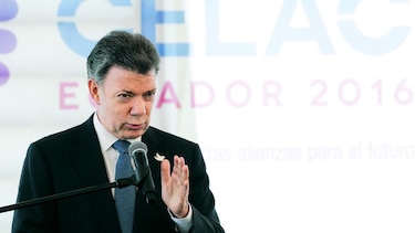Santos niega que dilate diálogo con ELN