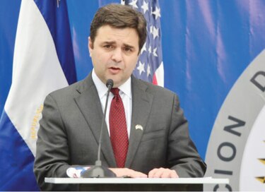 Enviado de Estados Unidos irá a El Salvador a hablar de democracia e inmigración