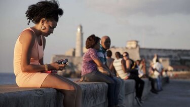 Cuba simboliza su apertura digital anunciando Wifi para el Malecón