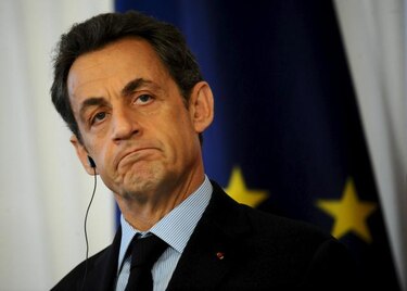 Tribunal francés suspende investigación por corrupción contra Sarkozy