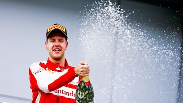 Sebastian Vettel somete a los Mercedes; Ferrari vuelve a ganar 686 días después