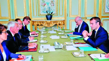 Macron prevé reactivar el empleo