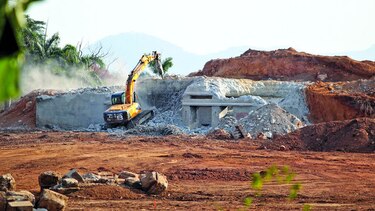 Búnker: fortificación militar convertida en escombros
