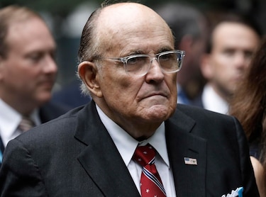 Desestiman la petición de bancarrota de Rudolph Giuliani, quien afronta posibles embargos