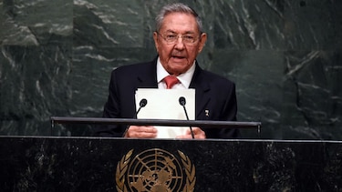 Raúl Castro se reunirá en París con François Hollande el 1 de febrero
