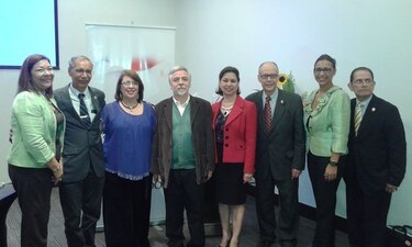 Distinguen a psicólogos panameños