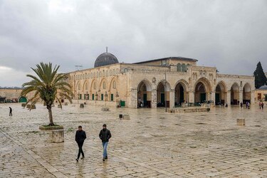 La Explanada de las Mezquitas en Jerusalén se quedan sin fieles
