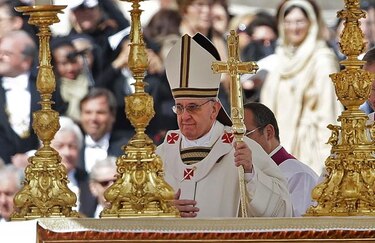 Grupo EU acusa al Papa de proteger a pederastas