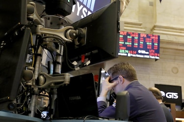 Wall Street abre en rojo en medio de tensiones por la guerra en Oriente Medio
