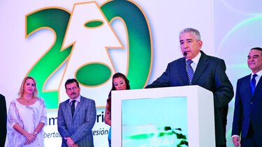 Hermes Sucre recibe premio a la Excelencia Periodística