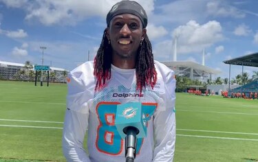 Conmoción cerebral de Daewood Davis anticipa el fin del juego entre Jaguars y Dolphins