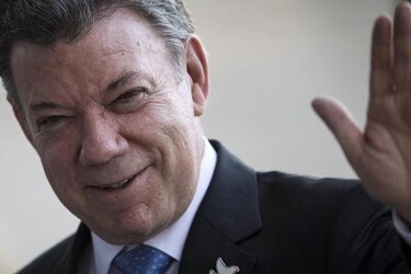 Santos anuncia que la Unasur apoya a Samper para la Secretaría General