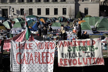 La Policía de Nueva York rodea la protesta del campus universitario de Columbia