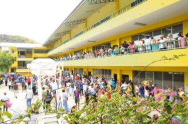 Una fiesta cívica y en paz