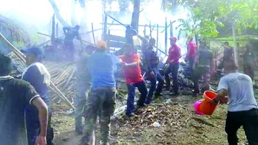 Fuego consume casa de gunas cercana a puente de río Bayano