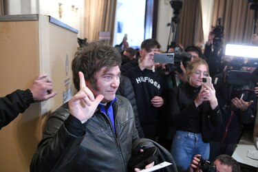 Con más del 80% del voto escrutado, Milei se afianza como líder más votado en Argentina