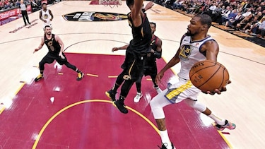 Los Warriors están a puntos de liquidar a los Cavs en la final