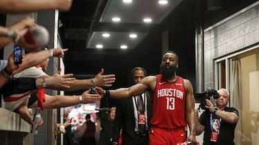 Harden ayuda a que Rockets eliminen al Jazz