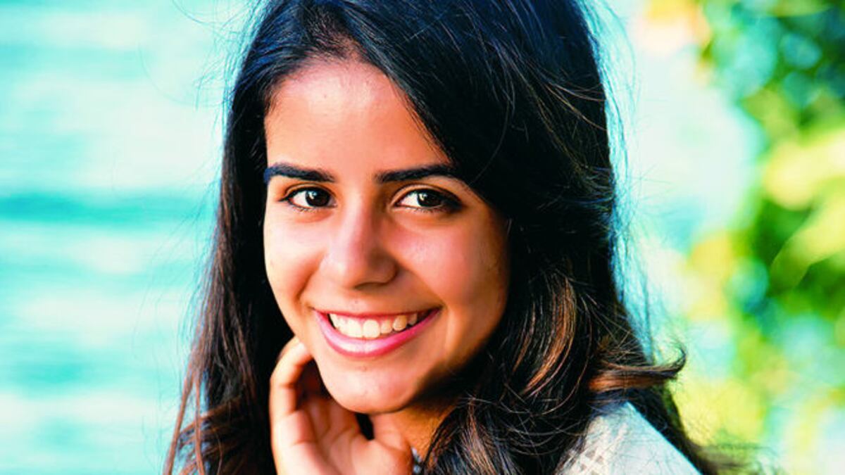 Estefanía Isabel Solís De Icaza será una de las encantadoras señoritas que formarán parte del Festival de Debutantes 2015, cuyo fin es recoger fondos para la labor social de la Asociación de Dam