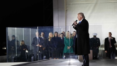 En la víspera de su investidura, Trump promete unificar a Estados Unidos
