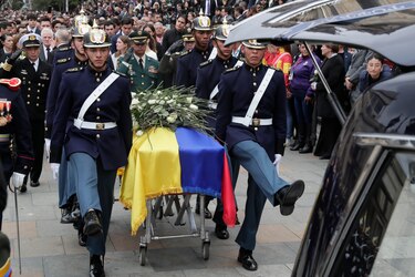 Con una misa solemne y todos los honores, Colombia dice adiós a Miguel Uribe Turbay