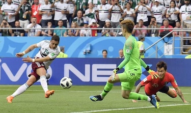 Vela y Chicharito le dan triunfo a México 2-1 sobre Corea del Sur