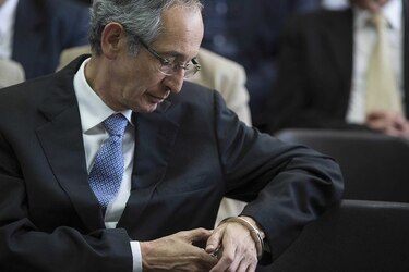 Abren proceso por corrupción contra expresidente Colom y jefe de Oxfam
