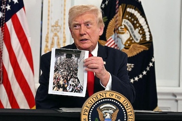 Estados Unidos anuncia que paralizará la migración desde países del ‘tercer mundo’ y se revisarán las ‘green cards’ de 19 nacionalidades