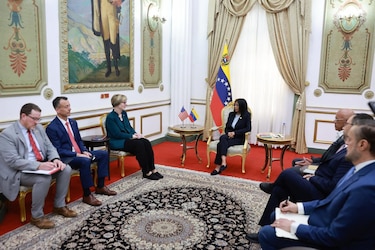 Encargada de negocios de Estados Unidos en Venezuela presenta plan de tres fases