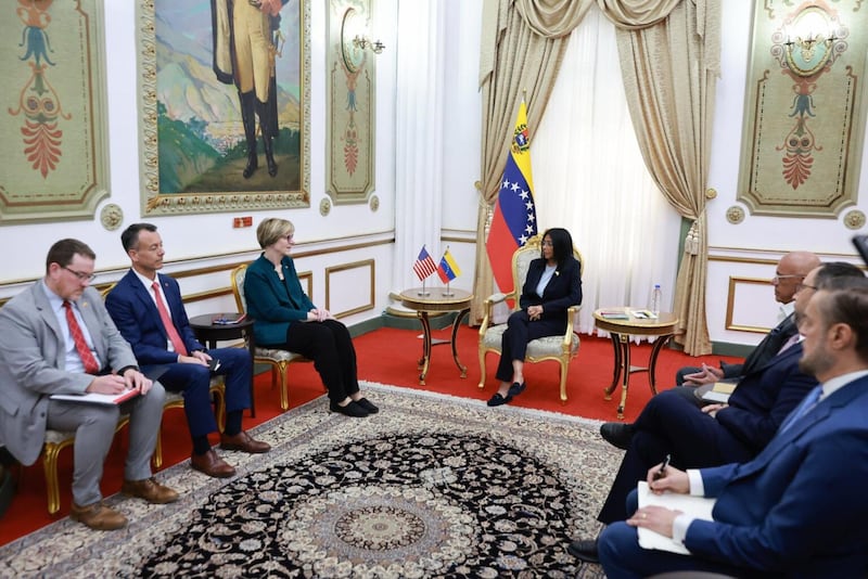 Encargada de negocios de Estados Unidos en Venezuela presenta plan de tres fases