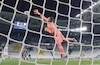  Zarpazo, Lyon y Manchester ganan 