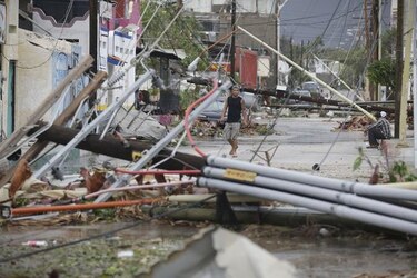 Odile deja graves daños y miles de afectados en Baja California Sur