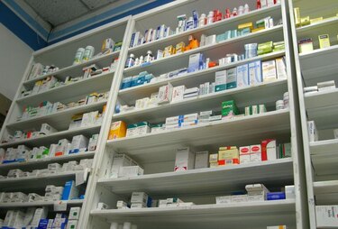 Medicinas sin registros frenan compra de la CSS